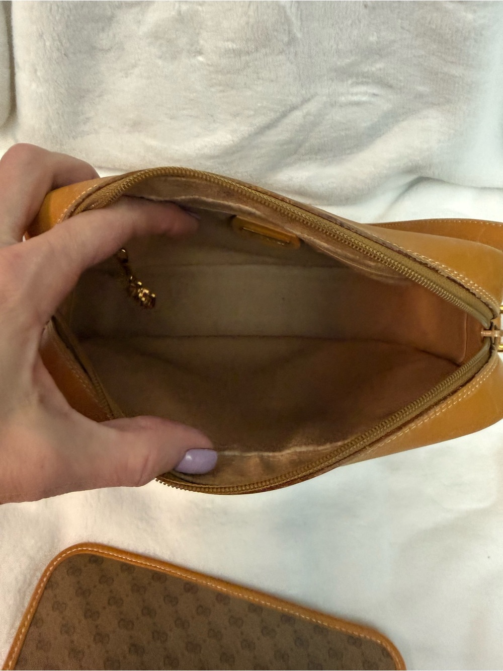 Gucci Brown GG Canvas Crossbody with Red and Green Web - Picture 6 of 14
